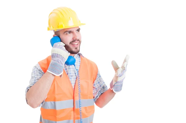 Trabajador de la construcción o ingeniero hablando por teléfono — Foto de Stock