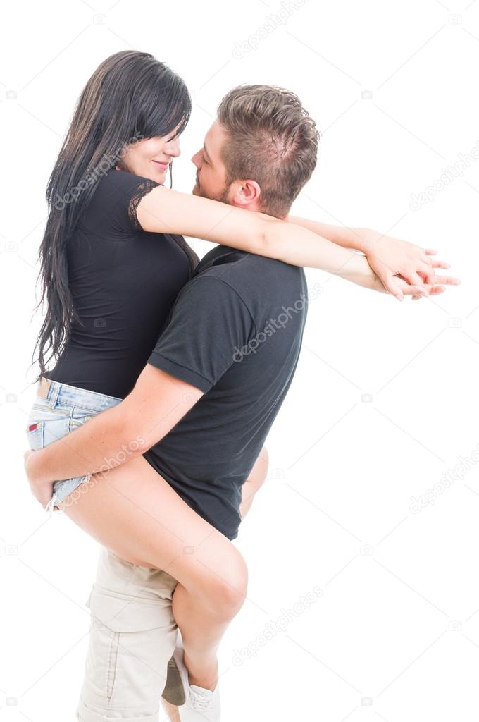 Парень и девушка бегут. Запрыгнул на девушку. Парень кружит девушку. Девушка запрыгнула на руки. Девушка запрыгнула на парня.