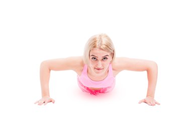 Kadın fitness eğitmeni yapım push up