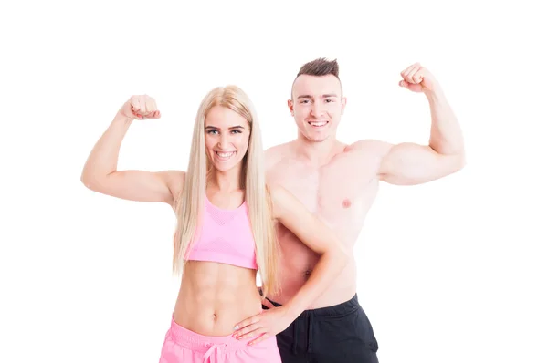 Bodybuilding-Paar beugt Arme und Bizeps — Stockfoto