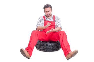 Kirli elleri temizlik makinist