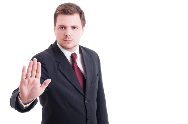 Бухгалтер или бизнесмен показывая стоп и остаться жест — стоковое фото