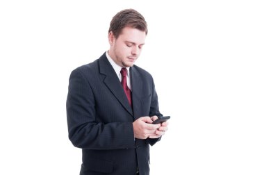 Meşgul iş kişi manifatura ya da smartphone kullanarak sohbet