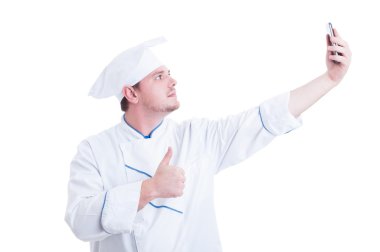 Şef veya aşçı alarak selfie telefon kamera gösteren ile hangi tarihlerde