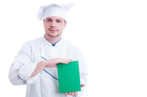 Chef ou cozinheiro segurando papelão verde com espaço de cópia — Fotografia de Stock