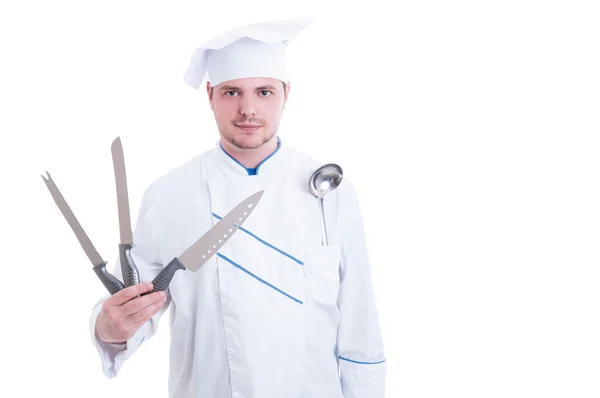 Chef o cocinero sosteniendo cuchillos profesionales — Foto de Stock