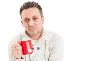 Hasta adam üzgün yüz acı gribi virüsü ile