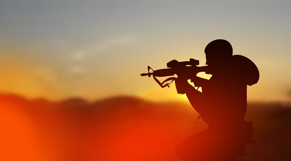 Армейский солдат в зоне конфликта — стоковое фото