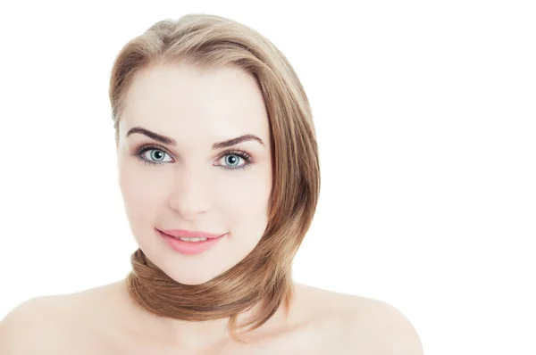 Mooie vrouw met natuurlijke haar en make-up — Stockfoto