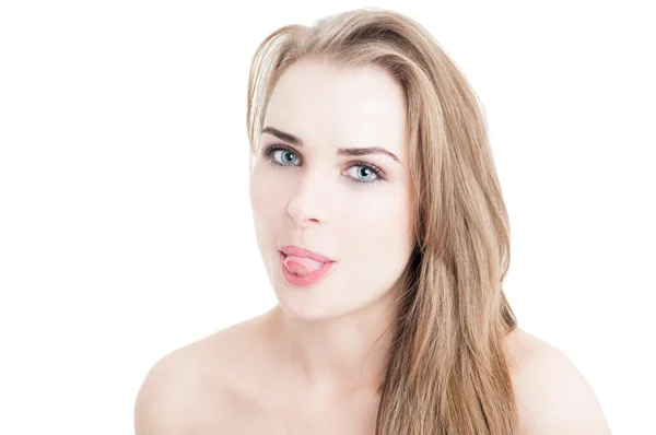 Roztomilý a legrační ženský model nosí denní make-up — Stock fotografie