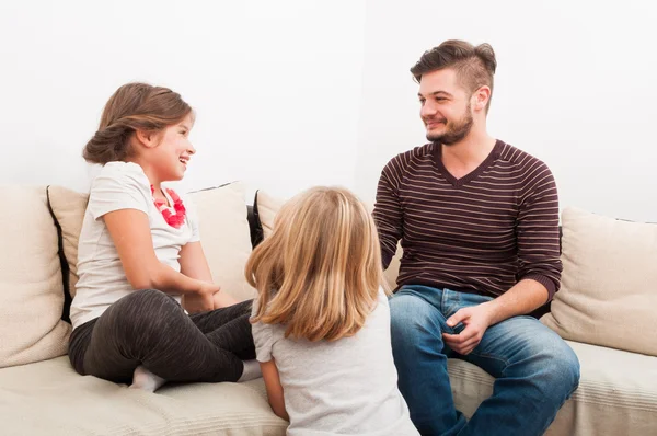 Family time with young father and beautiful daughters — Stock Photo, Image