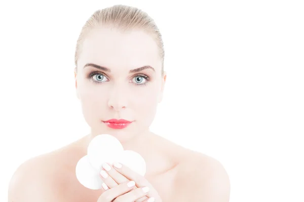Beauty model holding face cleaner disc — Stock Photo, Image