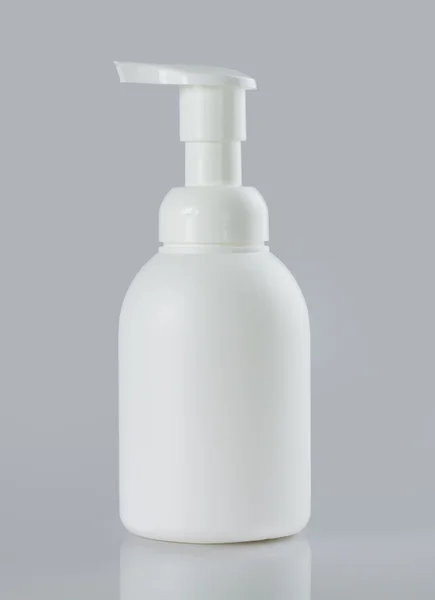 Foto de garrafa de plástico em branco — Fotografia de Stock