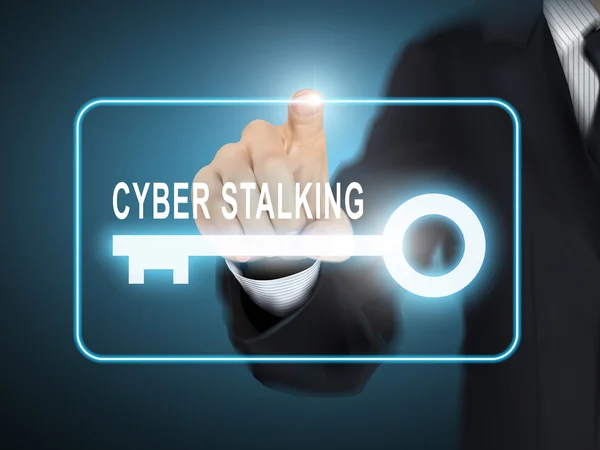 Mužské ruky stisknutí cyber stalking klíčové tlačítko — Stockový vektor