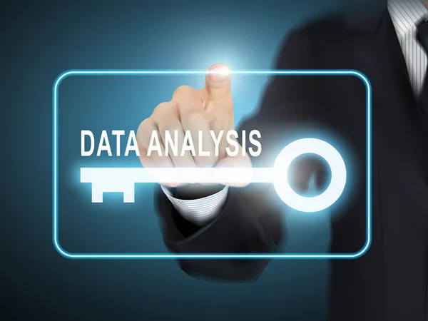 Tombol analisa data dengan tangan pria - Stok Vektor