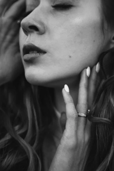 Lovely Curly Girl Close Portrait Motion Blur — Stock Photo, Image