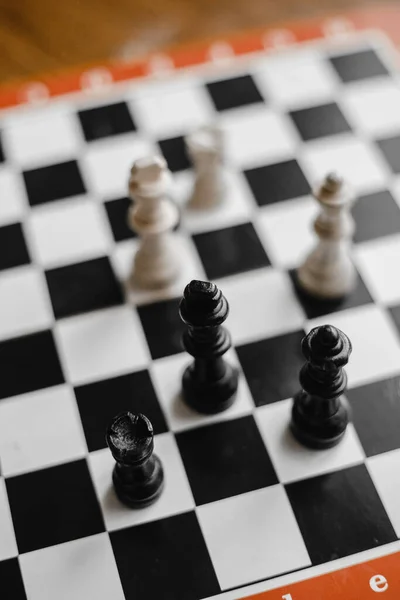 Charkow Ukraine 2021 Schachspiel Mit Schwarzen Und Weißen Holzchips Auf — Stockfoto