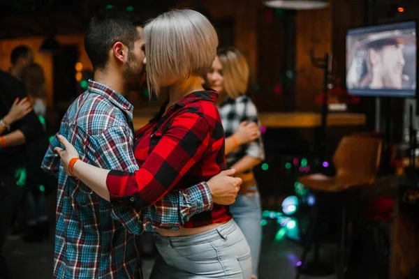 Kharkiv Ucrânia Homem Mulher Estão Dançando Apaixonadamente Kizomba Festa — Fotografia de Stock