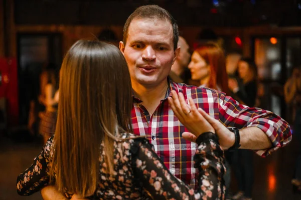 Харків Україна Чоловік Жінка Танцюють Пристрасно Кізомба Вечірці — стокове фото