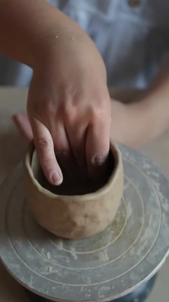 Female Ceramist Hands Sculpt Clay Dishes Candles — 图库视频影像