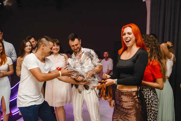 Kharkiv Ukraina Folk Dansar Bachata Dansgolvet — Stockfoto