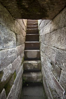 Antik tapınak taş adımları Endonezya