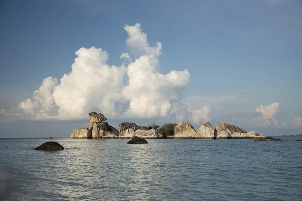 Indonesia, sea, beautiful island rocks — Stock Photo, Image