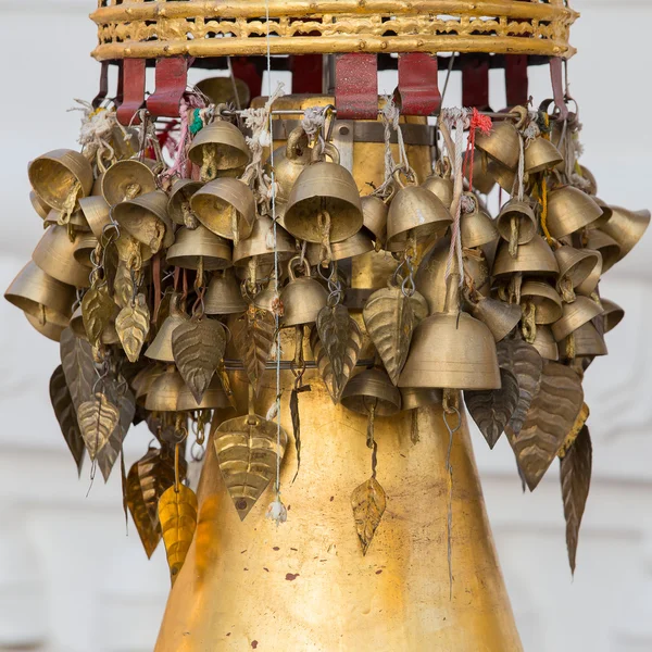在大金塔的钟声。缅甸仰光. — 图库照片