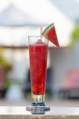 Karpuz kadar yakın sallamak