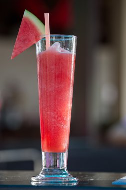 Karpuz kadar yakın sallamak