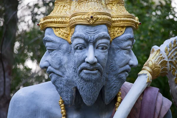 Estatua mítica de muchas cabezas, Isla Koh Samui en Tailandia — Foto de Stock