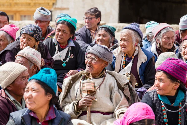 Tibetan old people during mystical mask dancing Tsam mystery dance in time of Yuru Kabgyat Buddhist festival at Lamayuru Gompa, Ladakh, North India — Stock Photo, Image