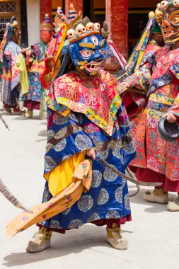 Tibet lama Hemis Gompa Budist festival Tsam gizem dans dans maske giymiş. Ladakh, Kuzey Hindistan