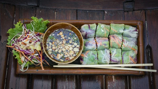 Rollo de primavera fresco, comida vietnamita . — Foto de Stock