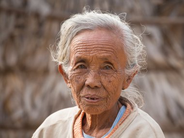 Yaşlı kadın portre. Bagan, Myanmar