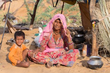 Hintli kadın ve çocuklar, Pushkar. Hindistan