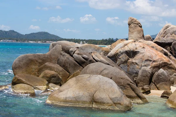 Roca extraña, hin ta hin yai, hito muy famoso de Samui, Tailandia — Foto de Stock