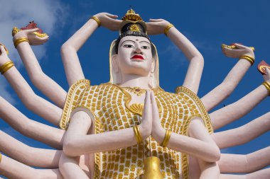 Tanrı heykeli Guan Yin, adası Koh Samui Tayland
