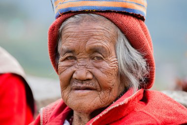 Banaue Köyü, Kuzey Luzon, Filipinler Ifugao dağ kabilelerin Filipino kadın kıdemli portresi