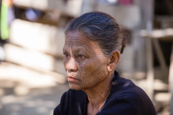 Portrait tribe tattooed Chin woman. Mrauk U, Myanmar — Stock Photo, Image