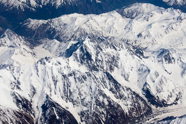 Vista dall'alto delle montagne himalayane in Tibet — Foto Stock