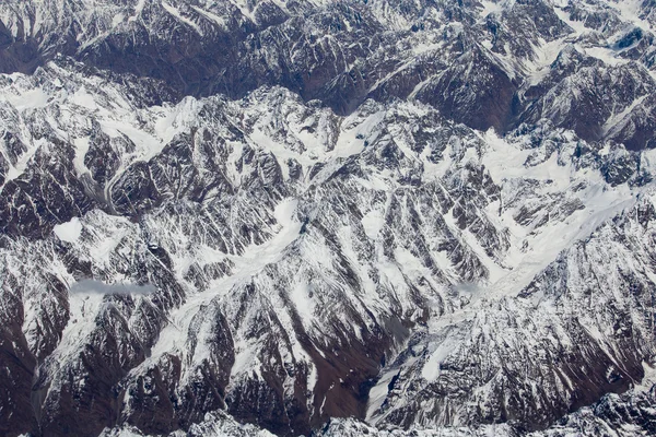 Vista dall'alto delle montagne himalayane in Tibet — Foto Stock