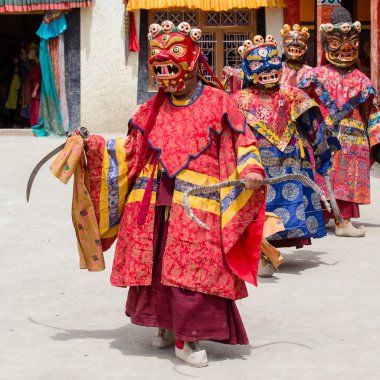 Tibet lama Hemis Gompa Budist festival Tsam gizem dans dans maske giymiş. Ladakh, Kuzey Hindistan