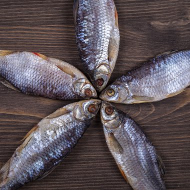 ahşap zemin kuru balık