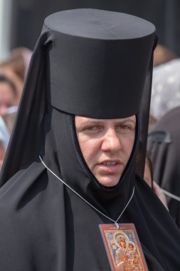 Cemaat Ukraynalı Ortodoks Kilisesi Moskova Patrikhanesi dini geçit töreni sırasında. Kiev, Ukrayna