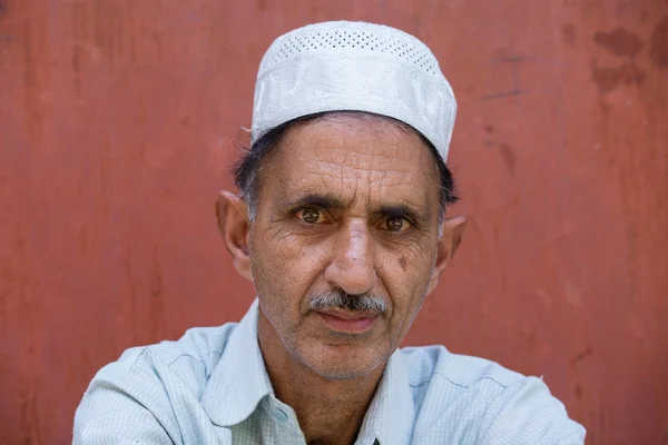 Porträt muslimischer Mann in Srinagar, Kaschmir, Indien — Stockfoto