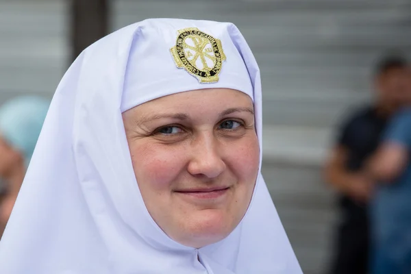 Feligreses Iglesia ortodoxa ucraniana Patriarcado de Moscú durante la procesión religiosa. Kiev, Ucrania — Foto de Stock