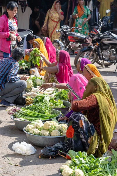 Pushkar India Νοεμβρίου 2018 Πωλητής Τροφίμων Που Πωλεί Λαχανικά Στην — Φωτογραφία Αρχείου