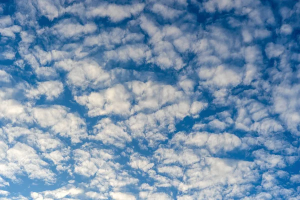 Vita Moln Blå Himmel Bakgrund Naturbegrepp — Stockfoto