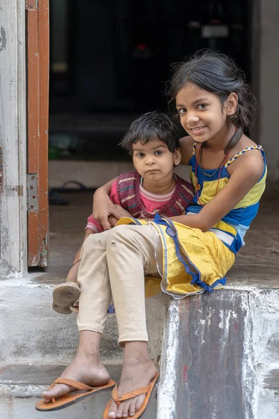 Udaipur India Listopad 2018 Niezidentyfikowany Młody Chłopiec Dziewczynka Indyjskiej Rodziny — Zdjęcie stockowe